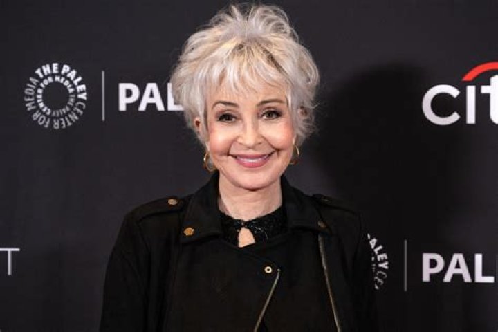Annie Potts' Massive Net Worth: Unveiling The Fortune Of The Hollywood Star
