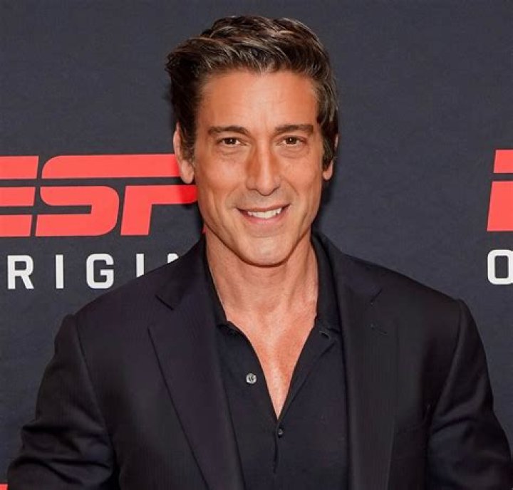 David Muir- Wiki, Age, Height, Ethnicity, Net Worth, Relationship, Career