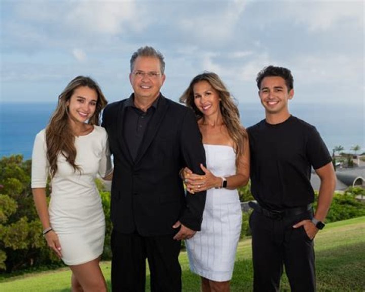Discover The Unseen World Of Glenn Medeiros' Wife, Tammy Armstrong