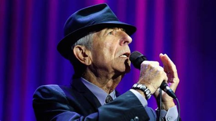 How Old Is The Popular Canadian Singer?