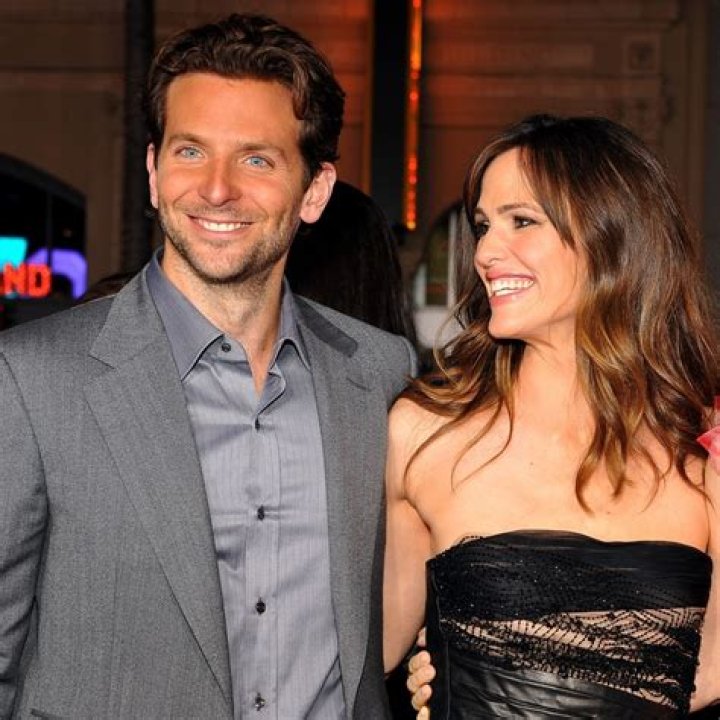 Jennifer Garner's Marital Status: Unraveling The Truth