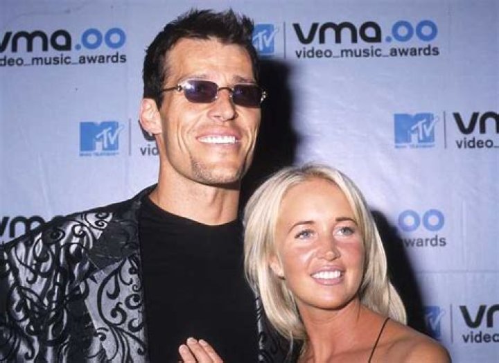Tony Robbins' Wife Age Difference Explored