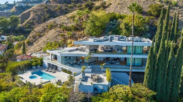 Uncover The Secrets Of Los Angeles Real Estate: Discover The Expertise Of Mandy Buchanan Laurel