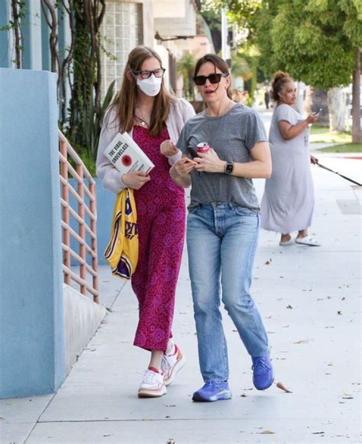 Uncovering The Extraordinary World Of Jennifer Garner's Daughter, Violet