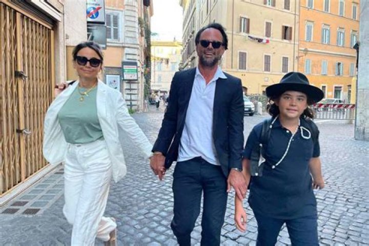 Unveiling The World Of Walton Goggins' Wife: Discoveries And Insights