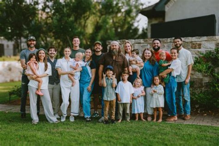 Who On Duck Dynasty Died? Tragic Losses Of The Robertson Family